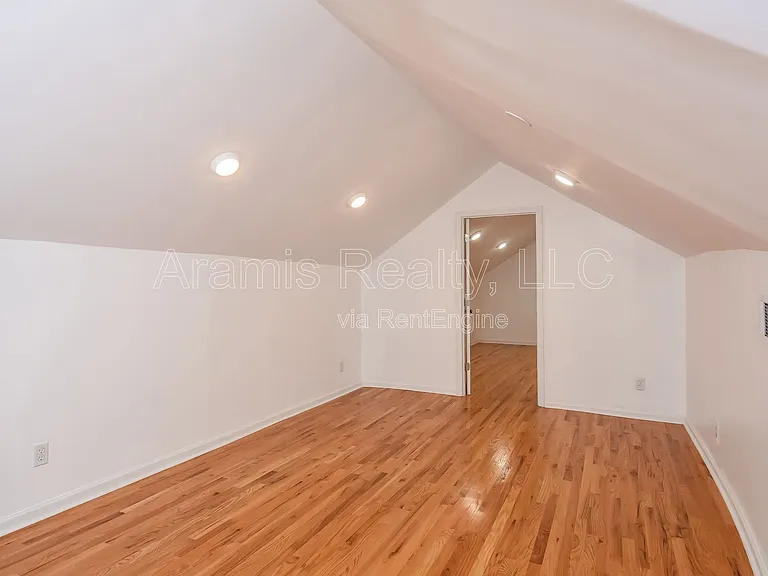 83 Ormond St SE — Photo 9