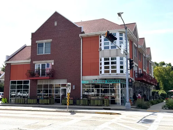 2284 North Swan BOULEVARD #2284, Wauwatosa, WI 53226