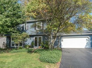 933 River Oak Dr, Naperville, IL
