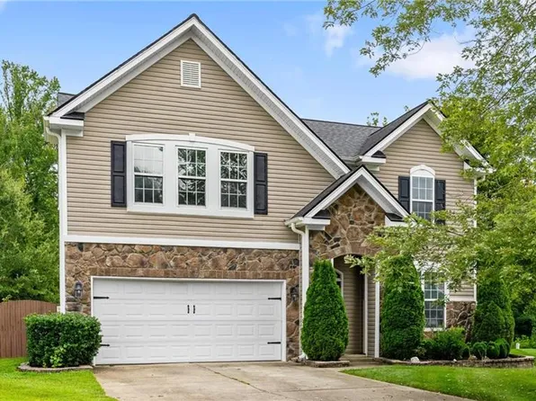 3602 Peterford Dr, Greensboro, NC 27405