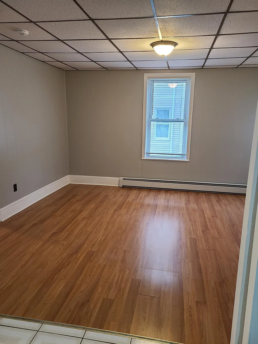Building Photo - 17 Stearns St #1