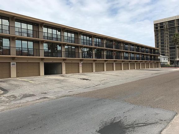 5th image of 110 E Pompano St #313