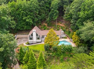 2219 Rocky Face Cir, Dalton, GA 30720