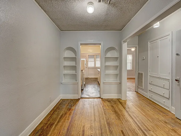 731 S Rockford Ave — Photo 3