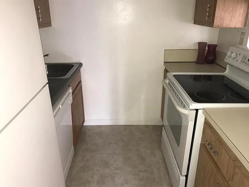 1 bed, 1.0 bath, 650 sqft, $1,700 — Photo 3