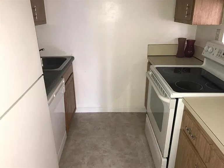 5825 Washington St #40B — Photo 3