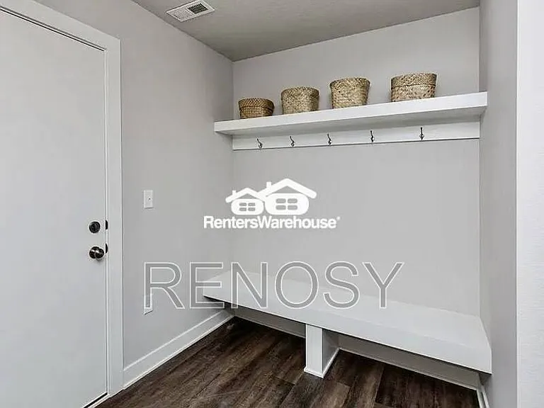 3635 NE Kara Ln — Photo 13