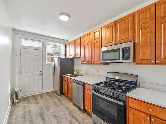 5th image of 718 Simpson St #3W