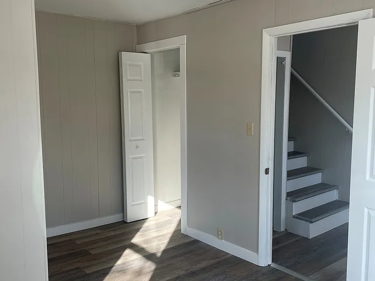 30 E 10th St #B — Photo 6