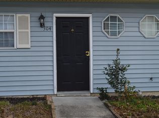 304 Gaylor Ln, Newport News, VA 23602