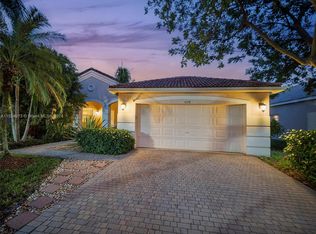 4319 Fox Holw, Weston, FL 33331
