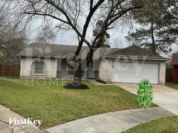 9819 Kiwi Ln, Conroe, TX 77385