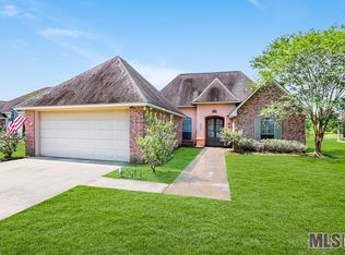 9984 Chanel Dr, Denham Springs, LA 70706