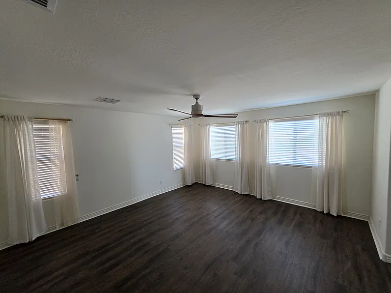 2756 E Hickory St — Photo 33