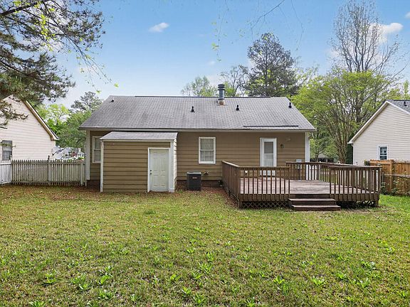 4th image of 305 Wharfsdale Rd