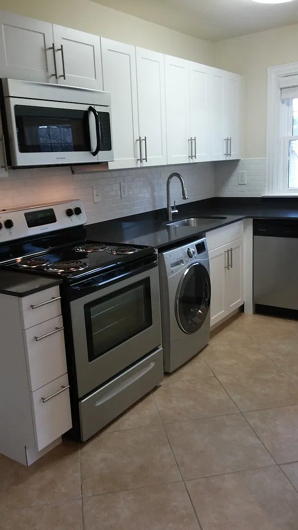 Wesley Apartments — Photo 2