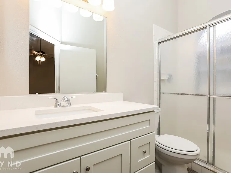 1729 Chatham Cir — Photo 9