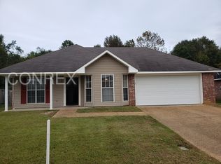 1138 Bullrun Dr, Byram, MS 39272