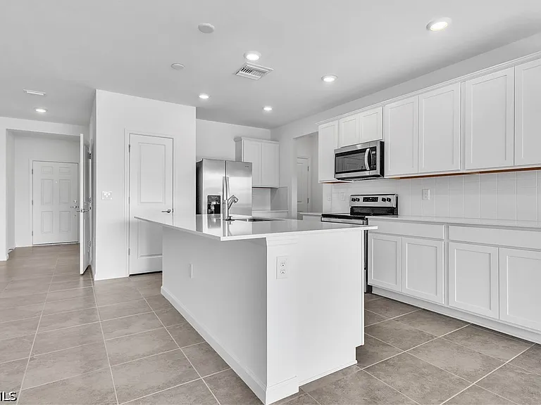 1424 Weeping Willow Ct — Photo 17