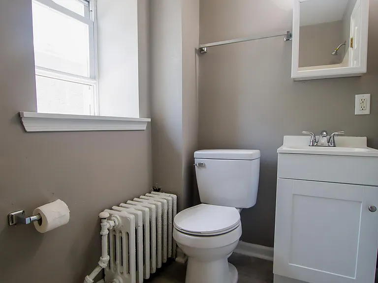 475 Krams Ave — Photo 16
