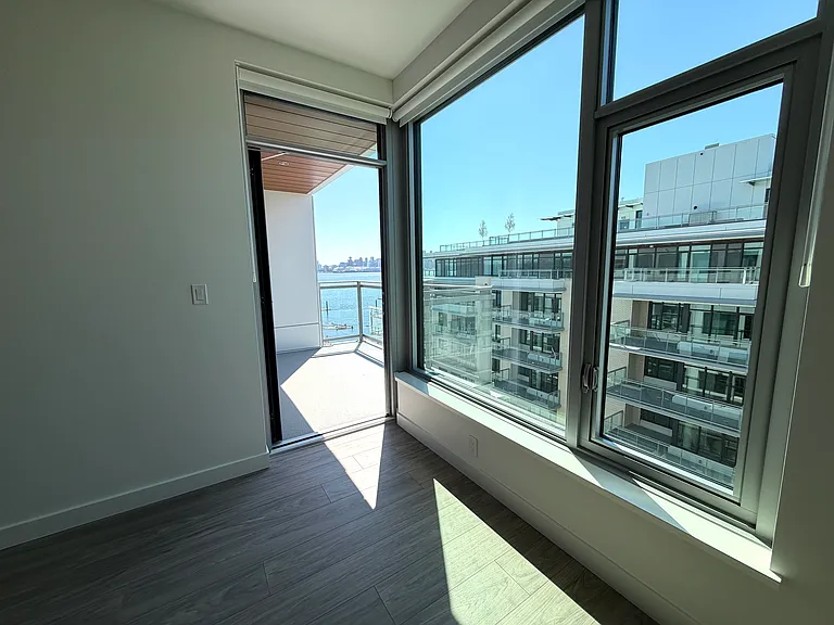 755 Harbourside Dr #714 — Photo 8