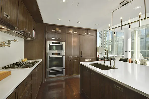 Sold by Dolly Lenz Real Estate LLC | media 32