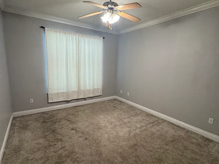 5204 Arlington Ln — Photo 6