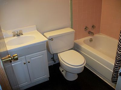 2nd image of 508 4th St #304