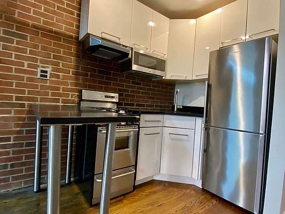 4th image of 153 E 88th St #1B