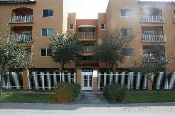 1st image of 1300 NE 109th St APT 206