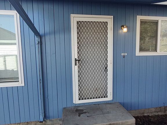 2nd image of 1049-1051 N Alameda Ave