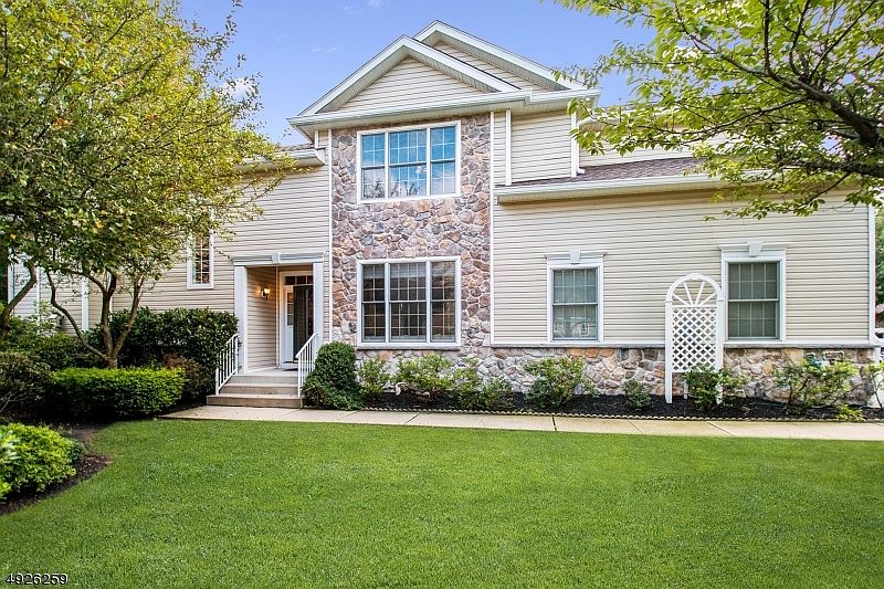 1st image of 60 Oconnor Cir