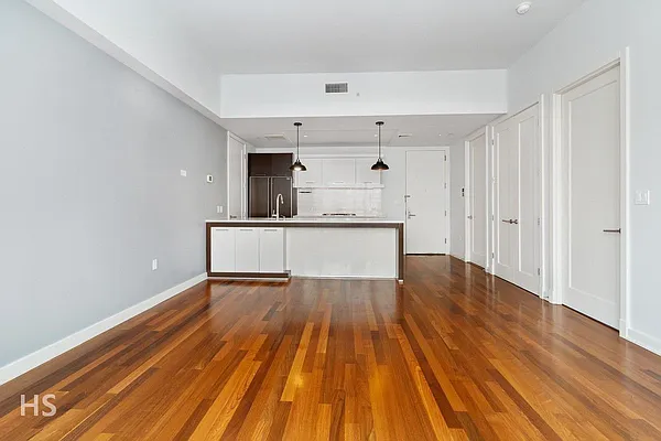 Sold by R New York | media 11