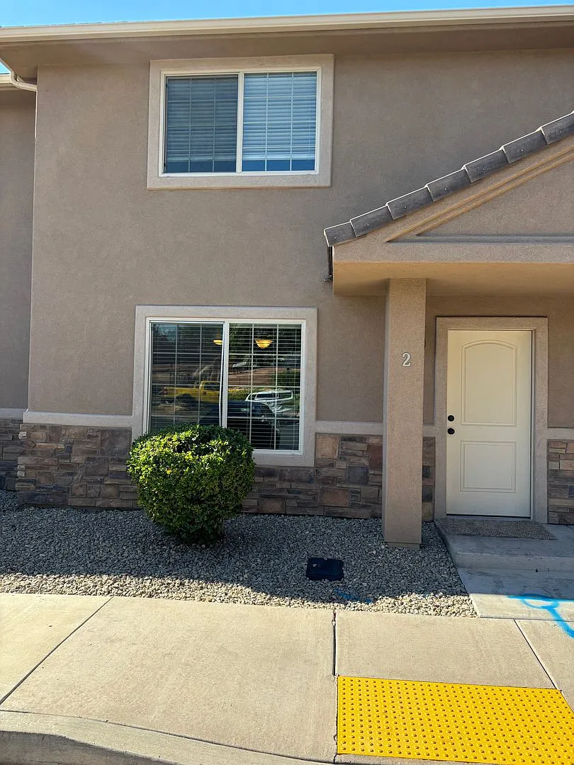 3 bed 2.5 bath townhome — Photo 1