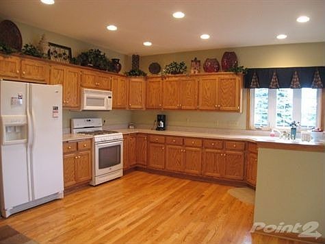 Spacious Kitchen