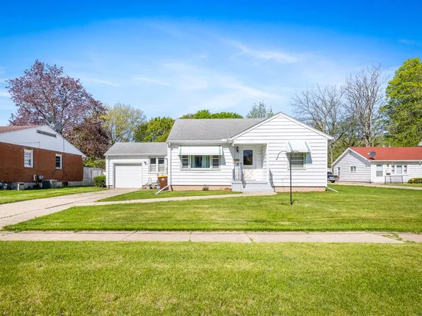 1456 S Carroll Ave, Freeport, IL 61032