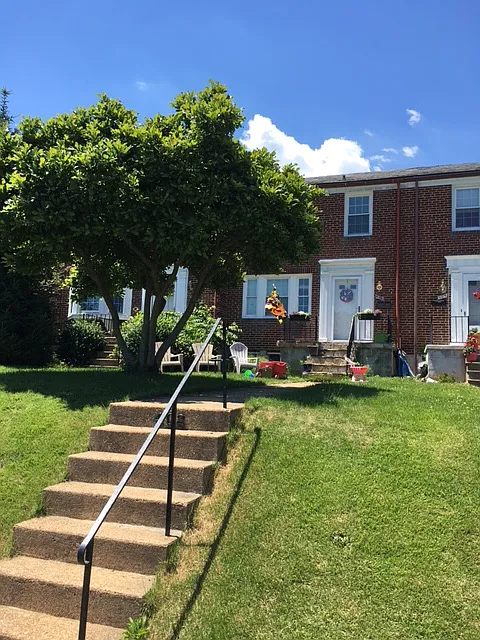 402 Greenlow Rd