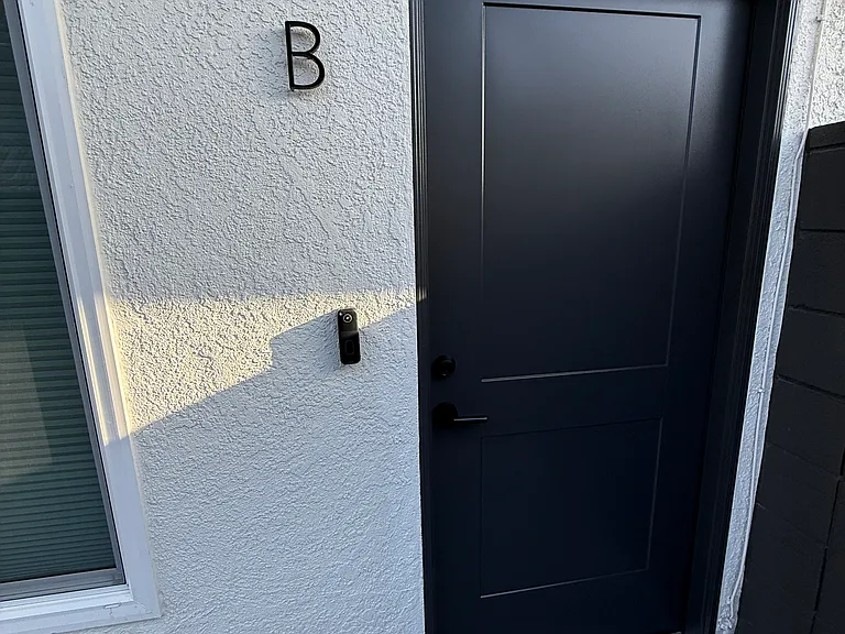 1509 N Hollywood Way #B — Photo 25