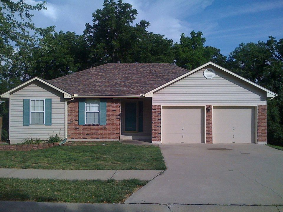 1st image of 1113 NE Colleen Dr