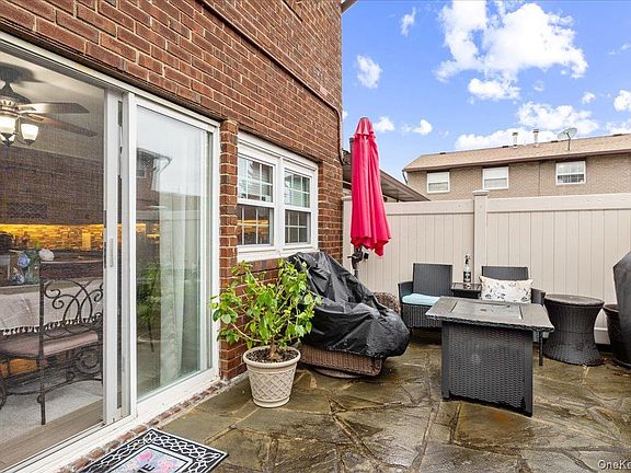 5th image of 4 Raintree Court #4