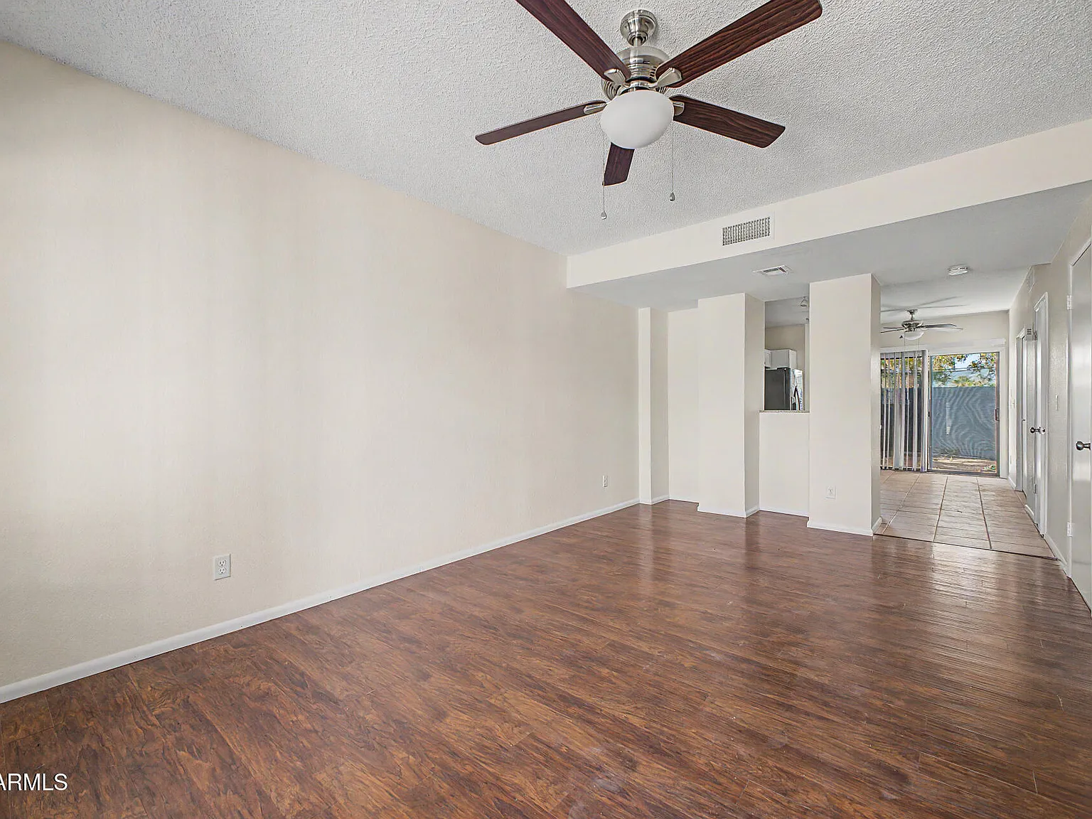 2 bed, 2.5 bath, 1223 sqft, $1,350 — Photo 3