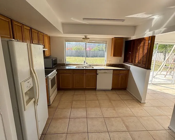 4516 22nd Pl SW — Photo 4
