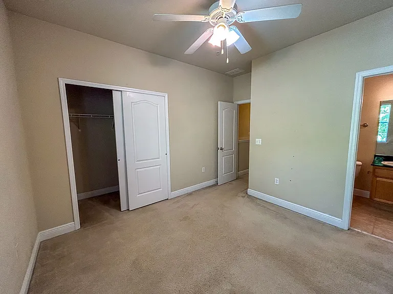 2942 SW 35th Pl #32 — Photo 18