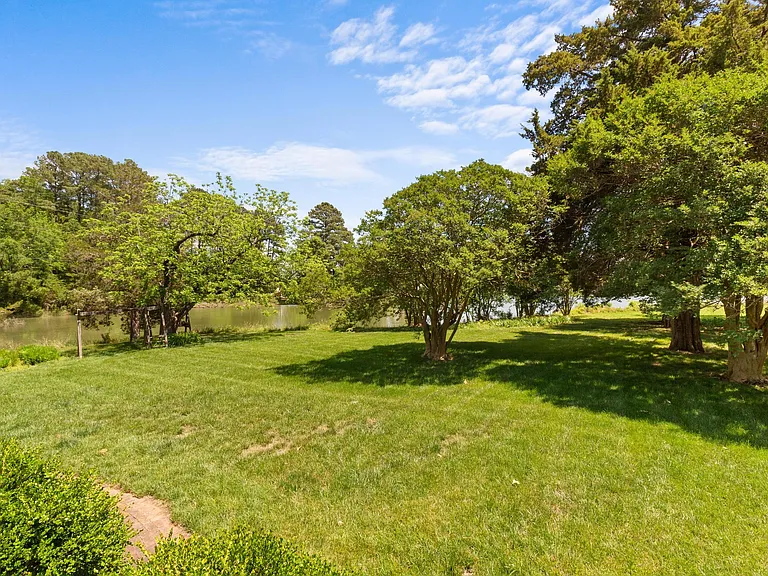 5523 White Hall Rd — Photo 40