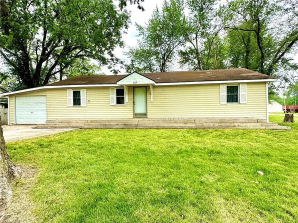 309 W Market St, Sheldon, MO 64784