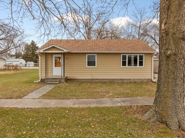 215 S Main St, Mondamin, IA 51557