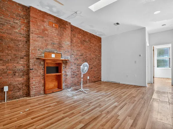 415 Martin Luther King Jr Drive image 10 of 20