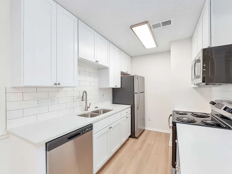 Northridge Apartments — Photo 20
