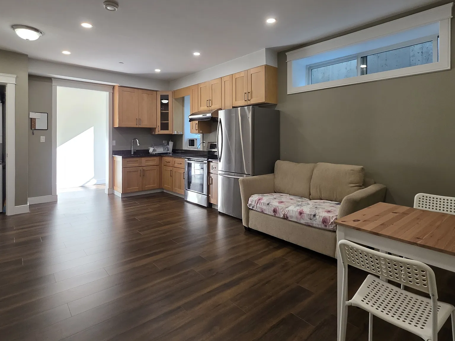 2 bed, 1000 sqft, $2,700 — Photo 1