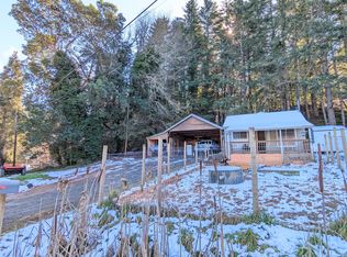 154 Red Hill Rd, Glendale, OR 97442